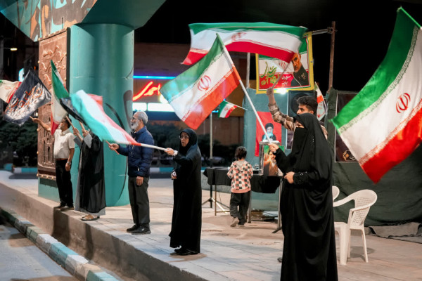 شیفت شب میدان خیابان با مردم است.