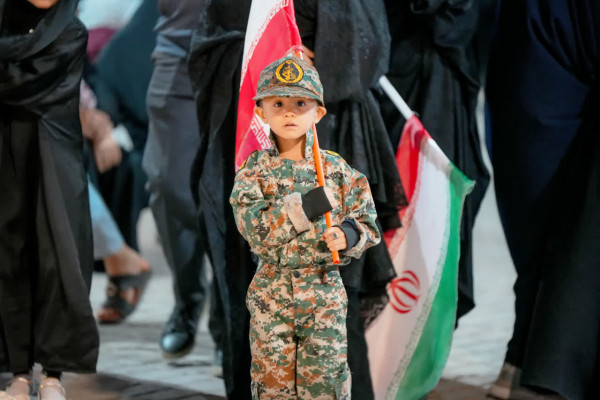 شیفت شب میدان خیابان با مردم است.