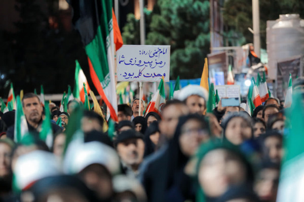 هنوز بعد از پنجاه و چهارمین شب ، صدای جهاد تبیین از میدان های اصلی شهر کرمان بلند است.