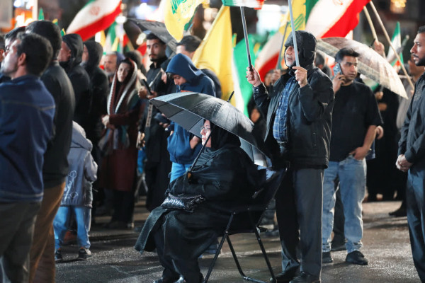 هنوز بعد از پنجاه و چهارمین شب ، صدای جهاد تبیین از میدان های اصلی شهر کرمان بلند است.