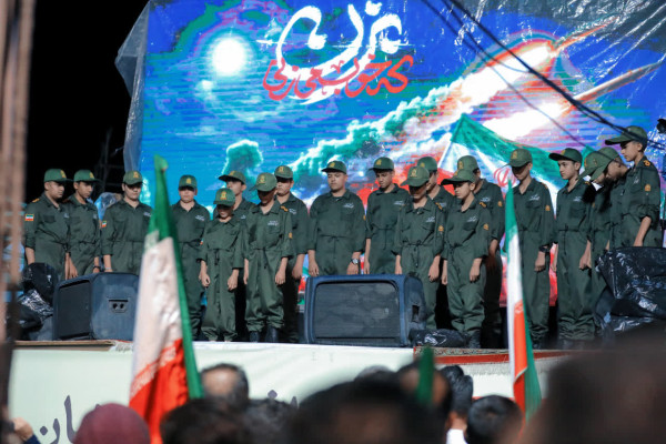 هنوز بعد از پنجاه و چهارمین شب ، صدای جهاد تبیین از میدان های اصلی شهر کرمان بلند است.