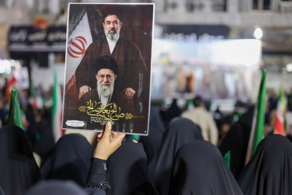 گرامیداشت مقام معلم در تجمع مردمی شبانه «لبیک یا امام» بوشهر