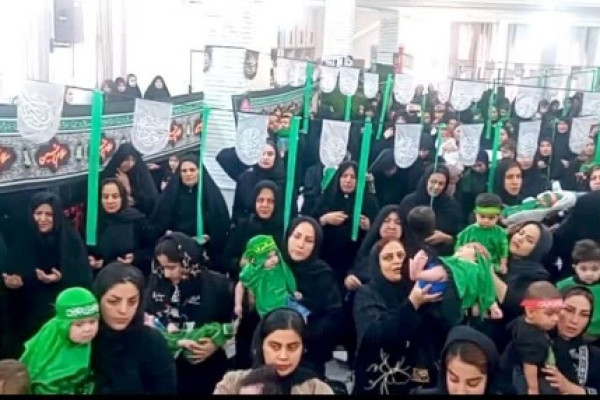 برگزاری همایش بزرگ شیرخوارگان حسینی در شهرستان دره‌شهر