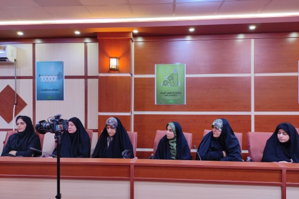 دیدار صمیمی رئیس دارالقرآن کریم استان ایلام با فعالان قرآنی