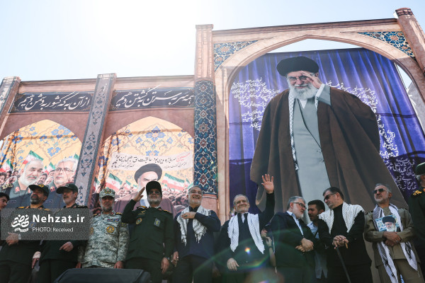 «ایران کے لیے قربانی» کے 313 ہزار رضاکاروں کی بڑی فوجی مشق منعقد ہوئی