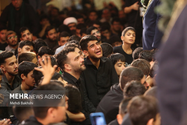 قم در سوگ بانوی کرامت سیاه‌پوش شد