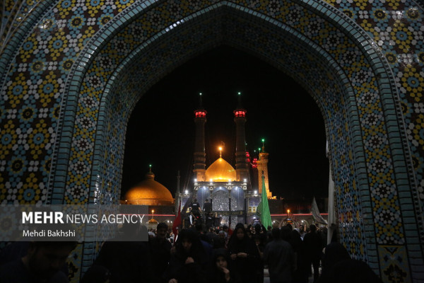 قم در سوگ بانوی کرامت سیاه‌پوش شد