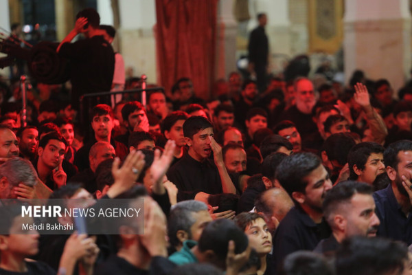 قم در سوگ بانوی کرامت سیاه‌پوش شد