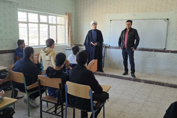 تبلیغ روحانیون اعزامی اداره تبلیغات اسلامی مهران در مدارس