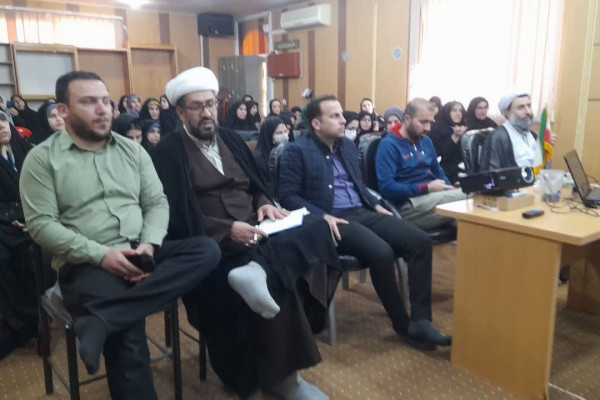 برگزاری پنجمین هفته دوره آموزشی تربیت مربی کودک و نوجوان در محل اداره تبلیغات اسلامی شهرستان دره شهر