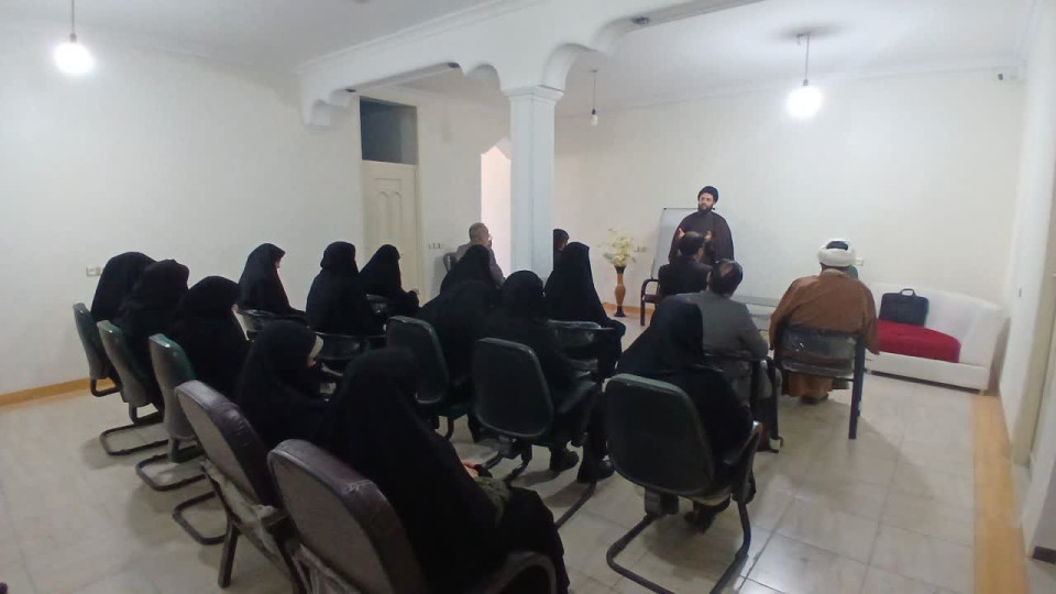 جلسه حضوری تدبر سطح یک قرآن کریم در شهرستان بدره