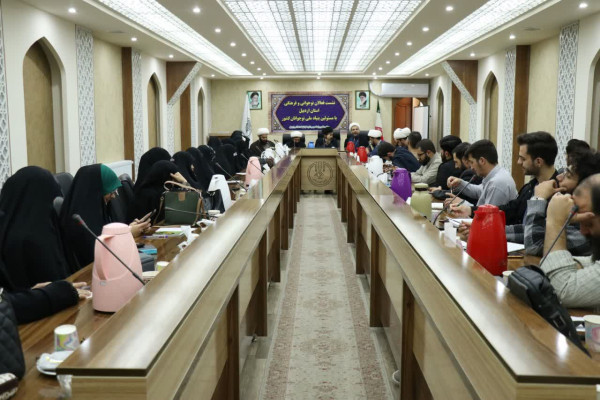 دیدار قائم مقام سازمان مدارس صدرا با فعالان حوزه نوجوانی و فرهنگی اردبیل